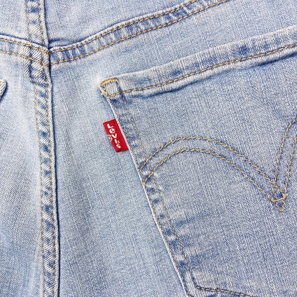 Levis Mid Length Shorts Size 33 Light Wash Denim Mid Rise Raw Hem Casual Cutoffs - Picture 5 of 11